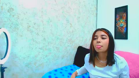 Snapshot of rousse_violet chatting on 03-10-25, 08:34 rousse_violet online show from 03-10-25, 08:34