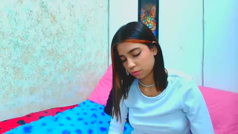 Snapshot of rousse_violet chatting on 03-10-25, 11:38 rousse_violet online show from 03-10-25, 11:38