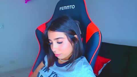 Snapshot of rousse_violet chatting on 09-08-25, 09:25 rousse_violet online show from 09-08-25, 09:25