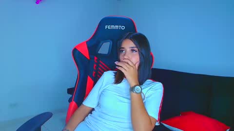 Snapshot of rousse_violet chatting on 09-09-25, 11:15 rousse_violet online show from 09-09-25, 11:15