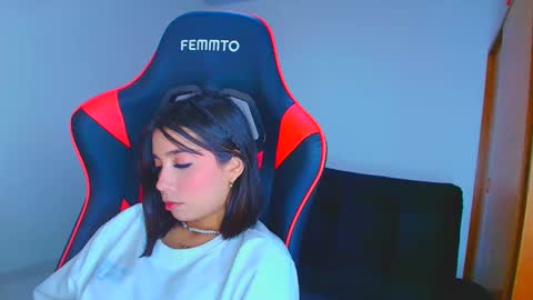 Snapshot of rousse_violet chatting on 09-18-25, 10:01 rousse_violet online show from 09-18-25, 10:01