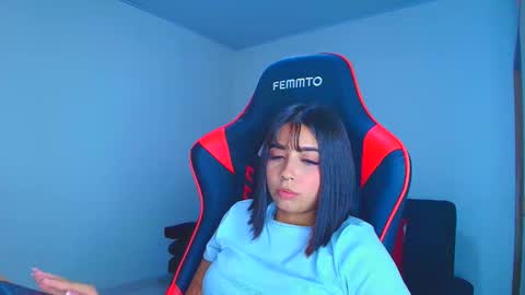 Snapshot of rousse_violet chatting on 10-20-25, 10:21 rousse_violet online show from 10-20-25, 10:21