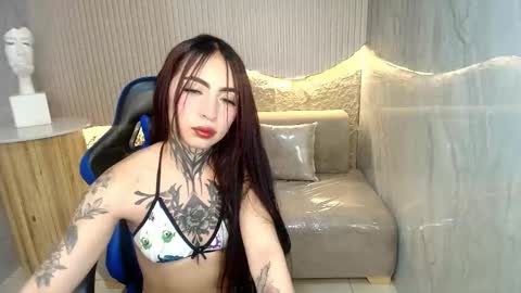 Snapshot of roux_r chatting on 10-07-25, 07:55 Roux online show from 10-07-25, 07:55