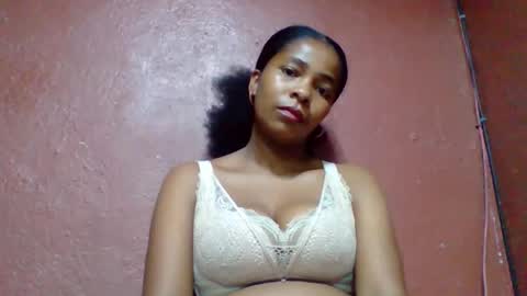 rovaelyah online show from 10-19-25, 03:18