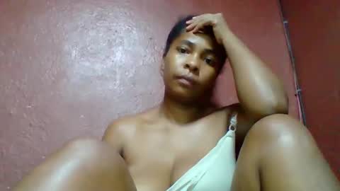 rovaelyah online show from 11-18-25, 05:39