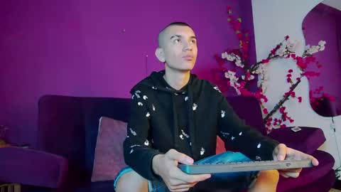 Rowan online show from 09-18-25, 12:18