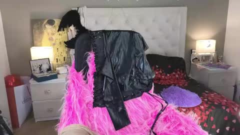 Snapshot of roxalanastar chatting on 05-11-26, 07:22 Roxalana online show from 05-11-26, 07:22