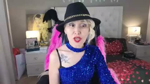 Snapshot of roxalanastar chatting on 06-12-26, 12:04 Roxalana online show from 06-12-26, 12:04