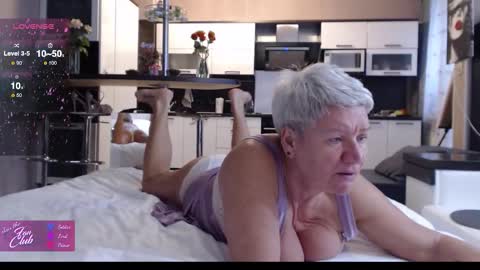 Snapshot of roxana_brooks chatting on 10-26-25, 06:41 Roxana online show from 10-26-25, 06:41