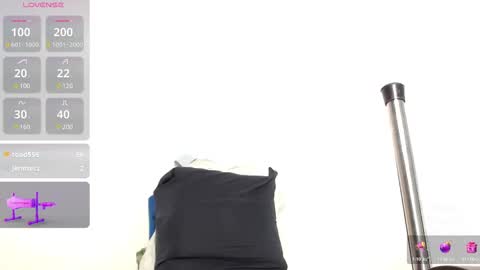 Snapshot of roxana_cooper chatting on 03-06-25, 01:05    online show from 03-06-25, 01:05