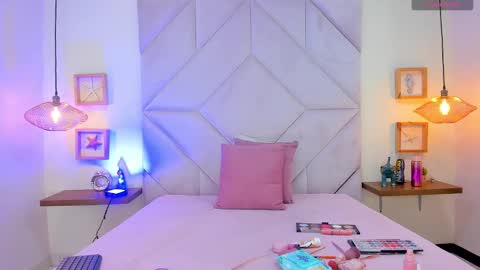 Roxana   online show from 09-26-25, 06:23