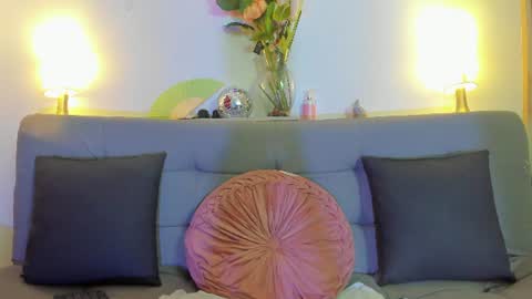 Snapshot of roxana_sins chatting on 06-11-26, 12:32 roxana sins online show from 06-11-26, 12:32