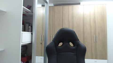 Snapshot of roxanalove7 chatting on 01-06-25, 04:26 Roxana online show from 01-06-25, 04:26