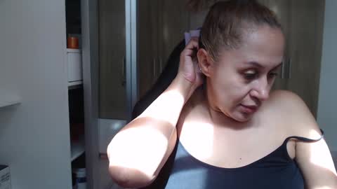 Snapshot of roxanalove7 chatting on 01-07-25, 06:56 Roxana online show from 01-07-25, 06:56