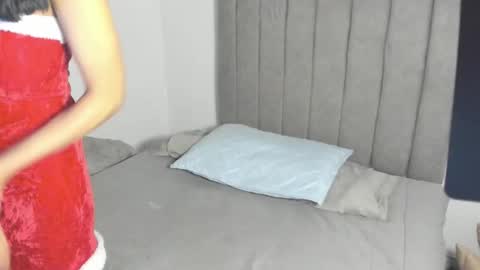 Roxane online show from 11-27-25, 11:34