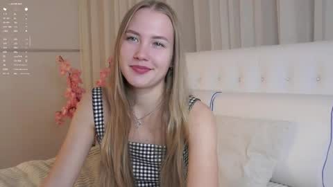 Snapshot of roxanelan chatting on 10-01-25, 11:38 Anna Lokiss online show from 10-01-25, 11:38
