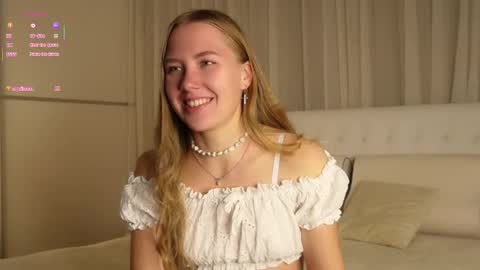 Snapshot of roxanelan chatting on 10-16-25, 12:17 Anna Lokiss online show from 10-16-25, 12:17