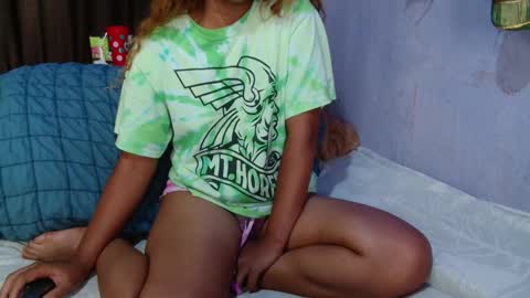 roxanne_98 online show from 03-08-26, 03:54