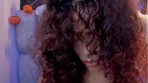 Roxanna online show from 10-24-25, 02:02