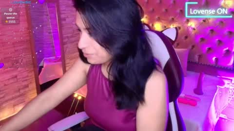 Snapshot of roxanne_han chatting on 11-03-25, 11:44 roxanne_han online show from 11-03-25, 11:44