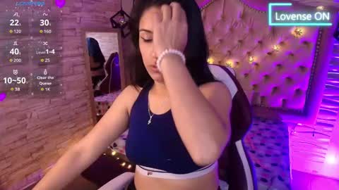 Snapshot of roxanne_han chatting on 11-08-25, 11:43 roxanne_han online show from 11-08-25, 11:43