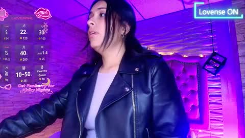 Snapshot of roxanne_han chatting on 11-20-25, 11:43 roxanne_han online show from 11-20-25, 11:43