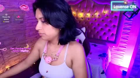 Snapshot of roxanne_han chatting on 11-28-25, 11:46 roxanne_han online show from 11-28-25, 11:46