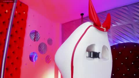 roxanne_han online show from 04-26-26, 03:04