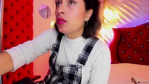 Snapshot of roxanne_han chatting on 05-17-26, 02:53 roxanne_han online show from 05-17-26, 02:53