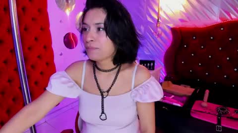 Snapshot of roxanne_han chatting on 05-25-26, 12:22 roxanne_han online show from 05-25-26, 12:22