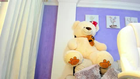 Roxanne evans   Schedule 700 -1400GTM-5 online show from 10-24-25, 01:07