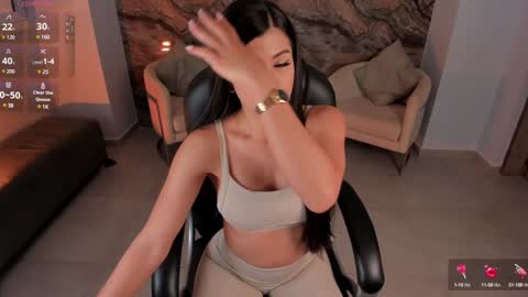 Roxanne Hill  online show from 01-08-25, 11:43