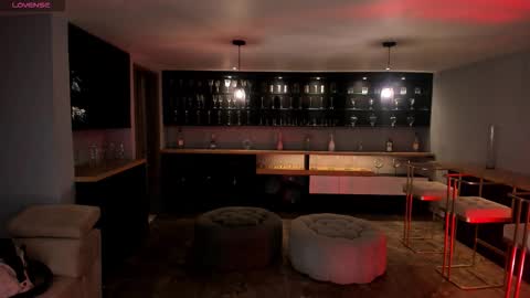 Roxanne Hill  online show from 10-31-25, 11:00