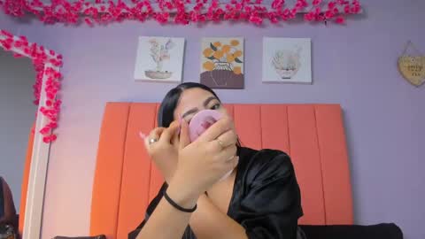 Juliana 3 online show from 05-21-26, 12:12