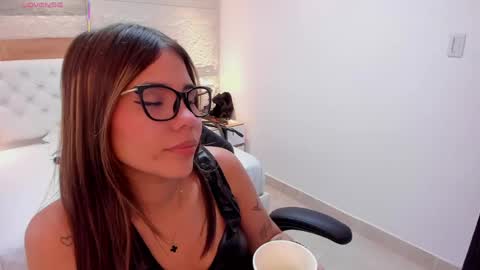 R O X Y  online show from 05-14-26, 07:31
