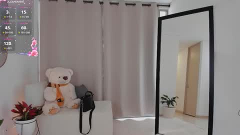  R O X I E  online show from 10-10-25, 06:29