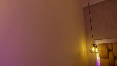 Roxie  online show from 04-27-26, 07:34