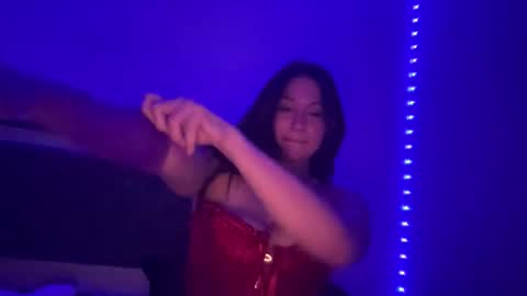 Snapshot of roxie_v chatting on 11-02-25, 04:59 Roxie online show from 11-02-25, 04:59