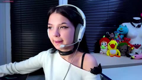 Hana online show from 10-19-25, 01:12