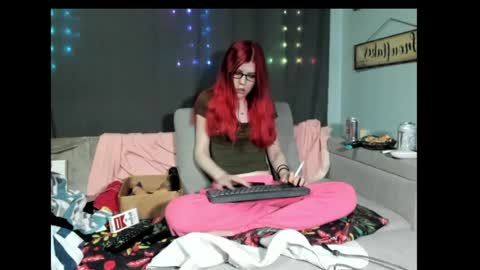 roxihazeleyes online show from 02-07-25, 06:45