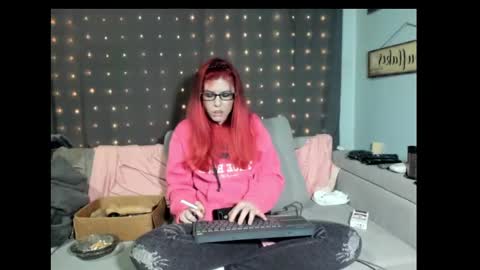 roxihazeleyes online show from 02-18-25, 01:21