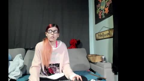 roxihazeleyes online show from 09-18-25, 07:54