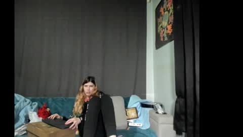 roxihazeleyes online show from 12-15-25, 01:32