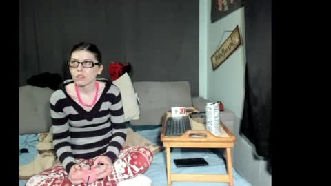 roxihazeleyes online show from 04-19-26, 03:17