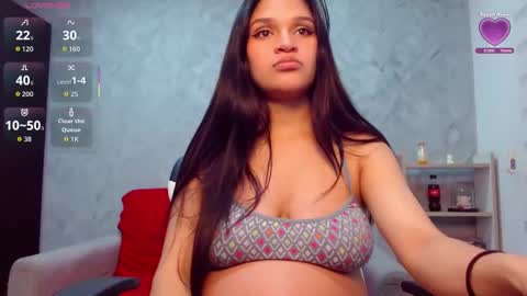 Snapshot of roxxi_2110 chatting on 10-11-25, 02:22 roxxi_2110 online show from 10-11-25, 02:22