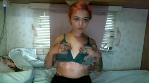 Snapshot of roxxysky chatting on 06-13-26, 02:42 Roxxy Skyy online show from 06-13-26, 02:42