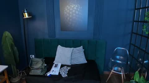 Roxy hell online show from 01-14-26, 12:00