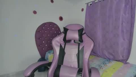 Roxy online show from 12-18-25, 03:34