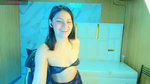 Roxy online show from 04-27-26, 01:31