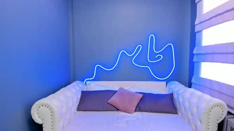 Roxy online show from 02-15-25, 04:14